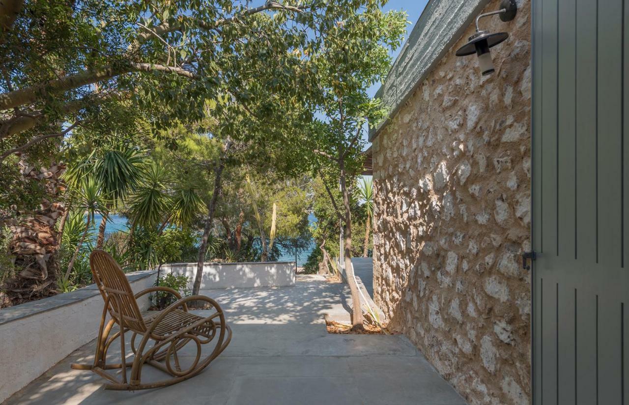 Megara Sur Mer Exterior photo